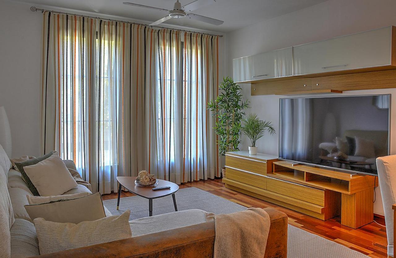 San Bernardo Family Apartment Σεβίλλη Εξωτερικό φωτογραφία