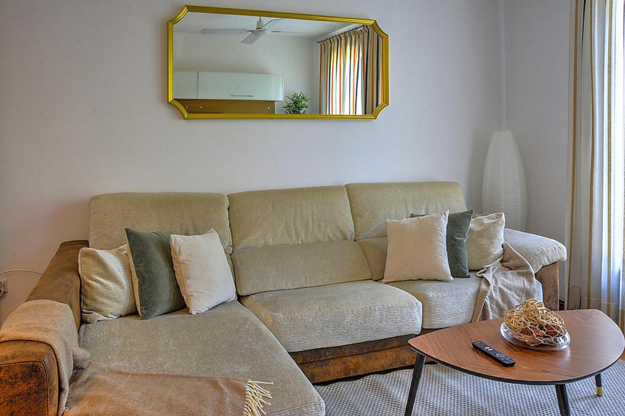 San Bernardo Family Apartment Σεβίλλη Εξωτερικό φωτογραφία